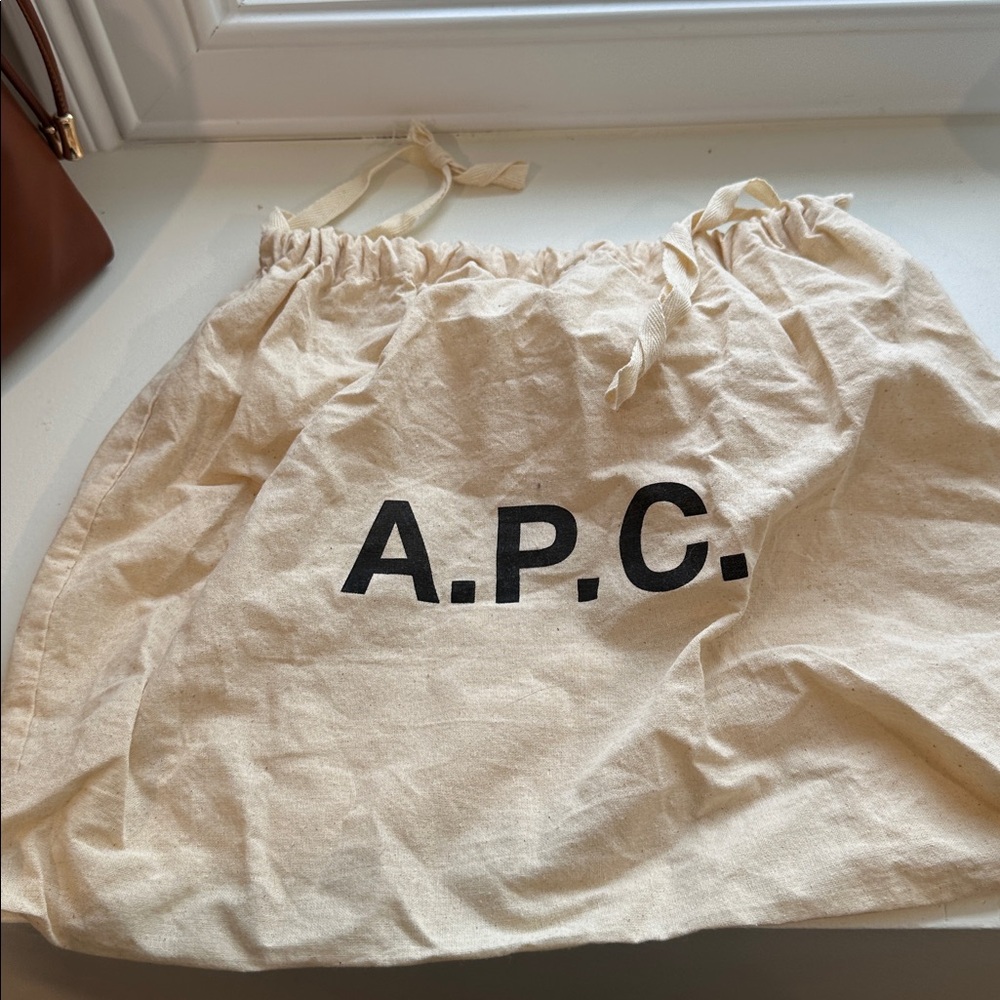 A.P.C Ninon Mini bag in Hazelnut, New with Dust Bag - Picture 12 of 15